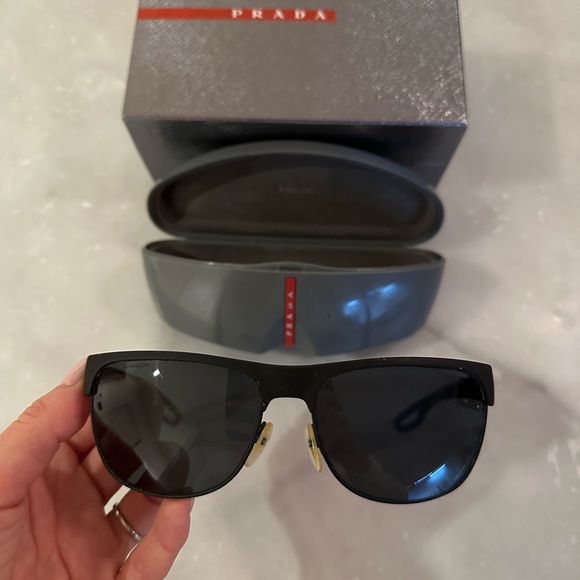 Prada Men’s Black Sunglasses with Box - Picture 3 of 3